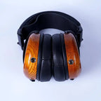 Full-size closed-type over-ear hi-fi high-fidelity headphones