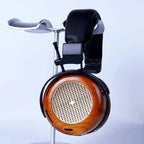 Full-size closed-type over-ear hi-fi high-fidelity headphones