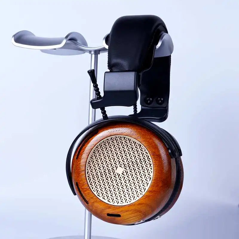 Full-size closed-type over-ear hi-fi high-fidelity headphones