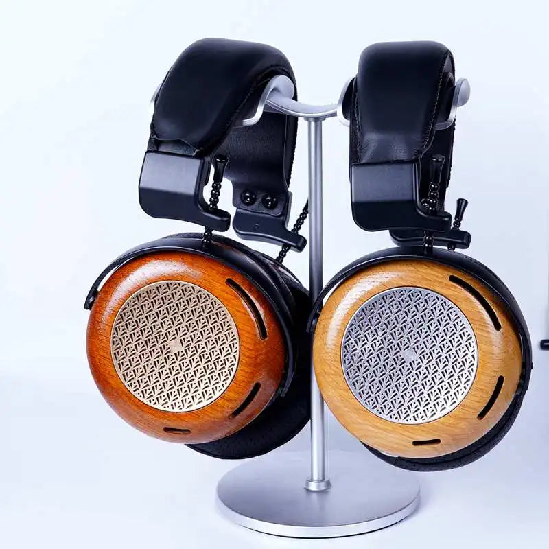 Full-size closed-type over-ear hi-fi high-fidelity headphones
